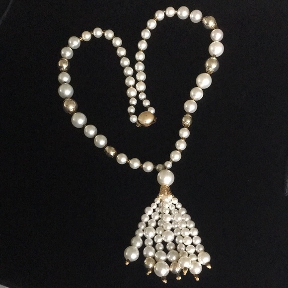 Vintage Retro Faux Pearl Necklace - Picture 2 of 14